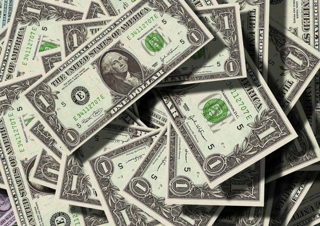 Economist predicts "demise of cash" will be through a combo of crypto, CBDCs and stablecoins