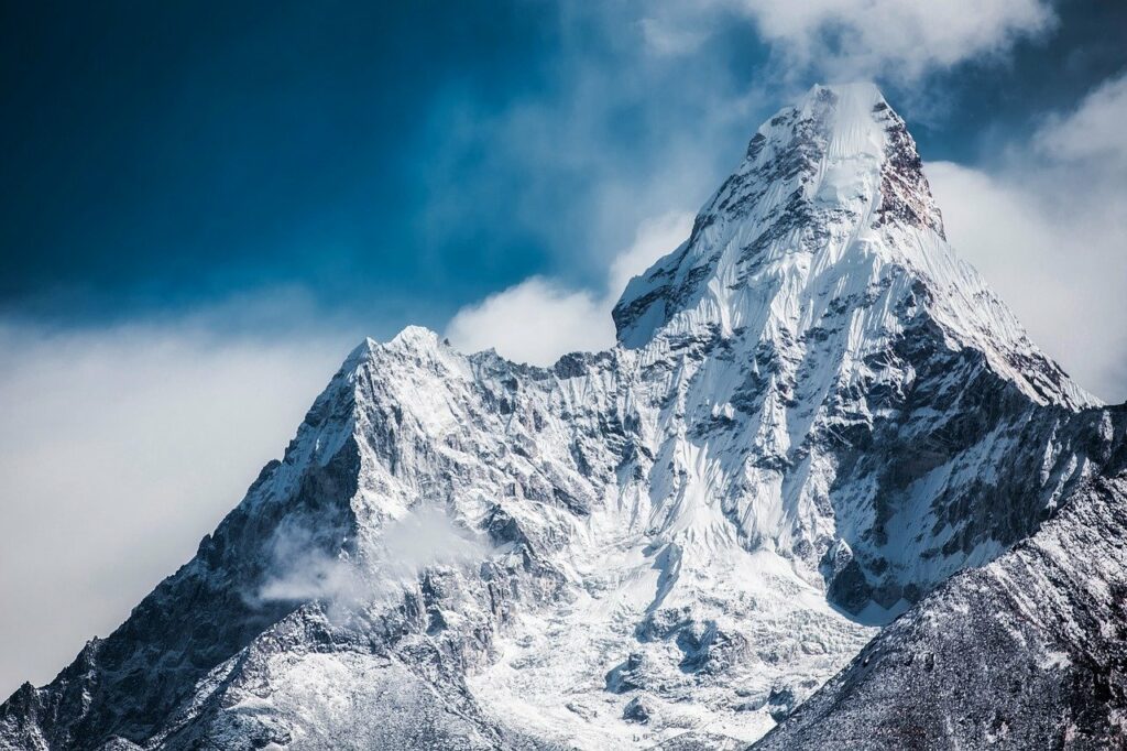 Avalanche reaches a zone of resistance, but buyers have some hope still