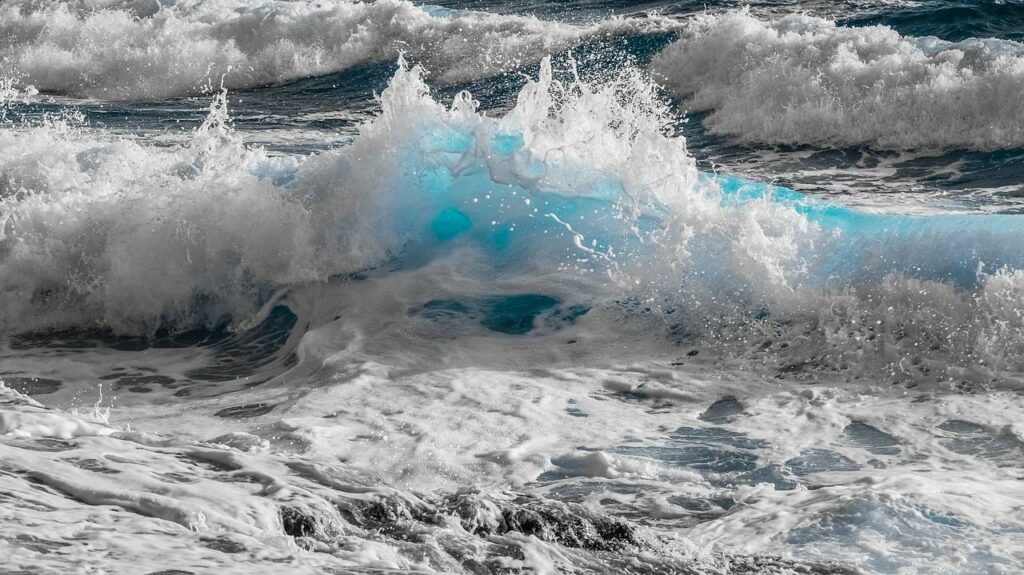 Waves falls beneath the $6 mark, weakness on lower timeframes suggest selling the crypto asset