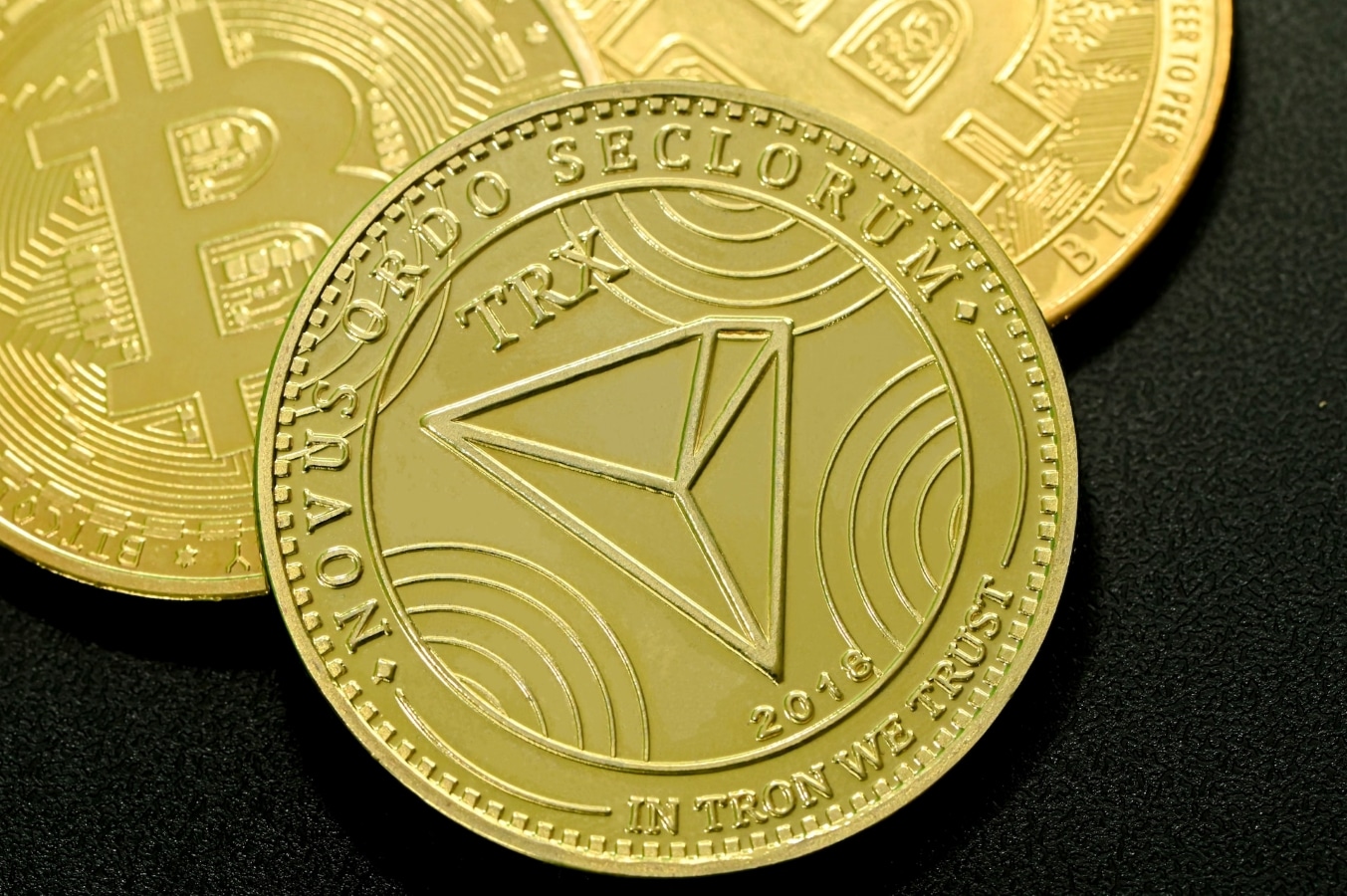 Tron enthusiasts could witness uncertainty as TRX sends out these mixed signals