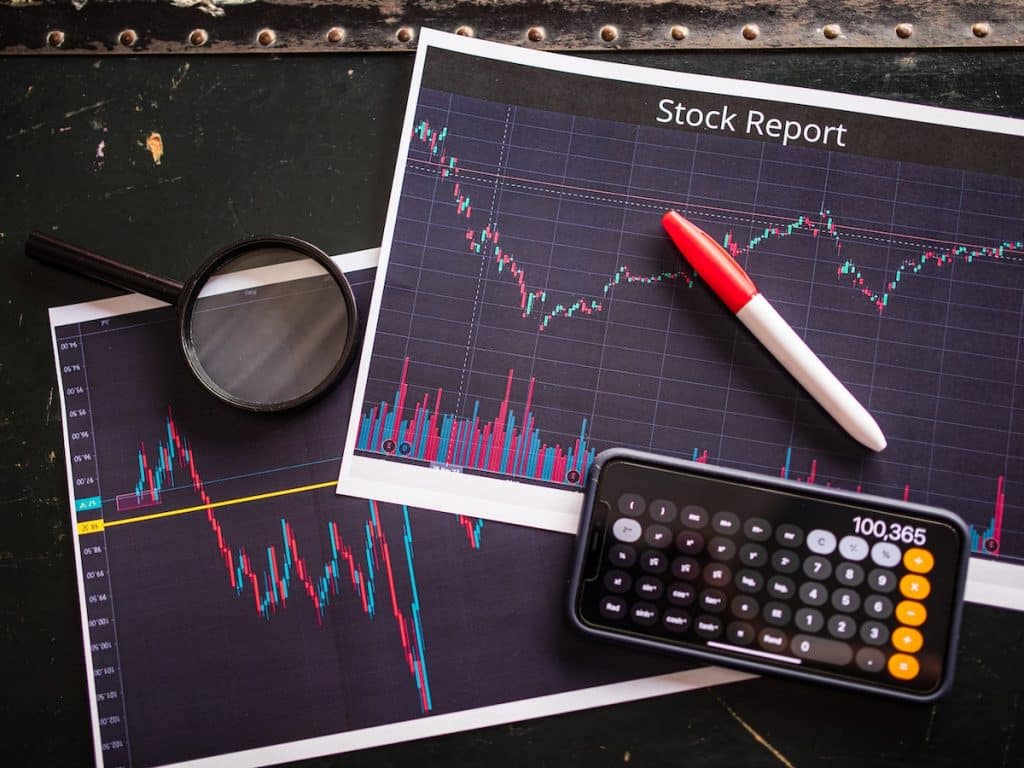 DeFi protocol GNS sees growth in trading fees - Will users make a beeline for it