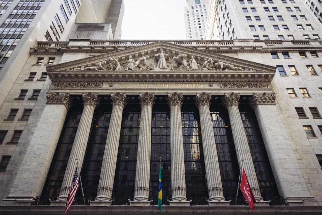 Crypto market flashes red ahead of Fed/Wall Street clash