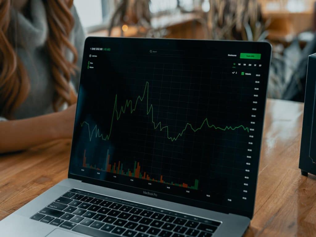 Crypto market reacts to upcoming LUNC staking milestone in this manner