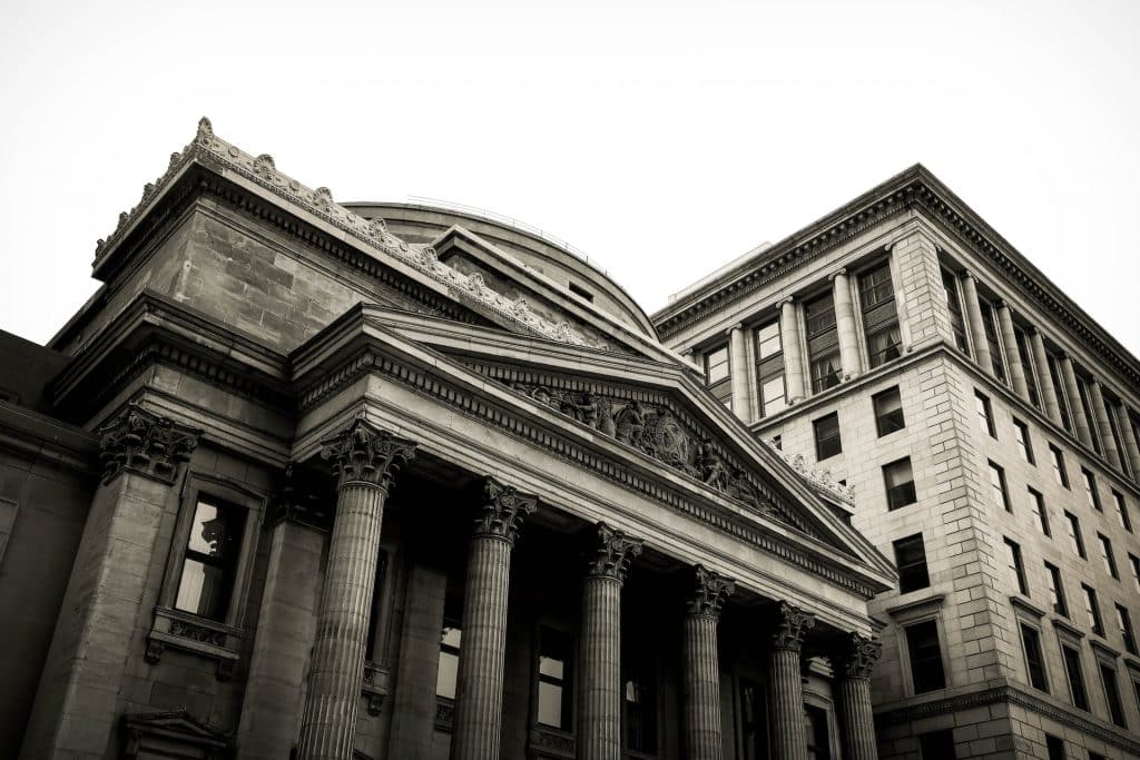 Banks limit deals with crypto firms amid rising regulation