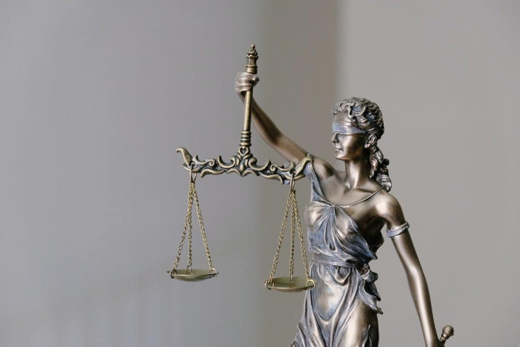 Ripple vs SEC: Will Hinman emails go public? This crypto lawyer believes...