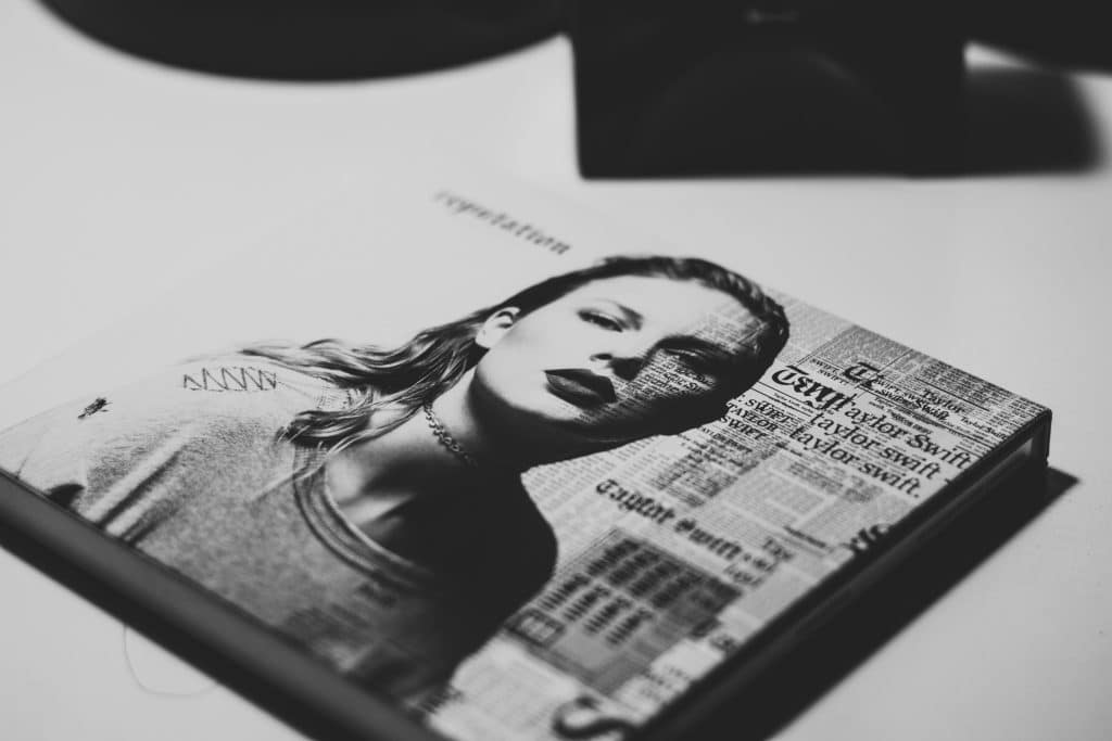 Crypto exchange FTX reportedly dumped Taylor Swift's $100 million sponsorship deal