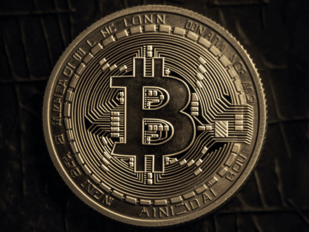 Bitcoin fluctuates at $34k: Where will prices go?