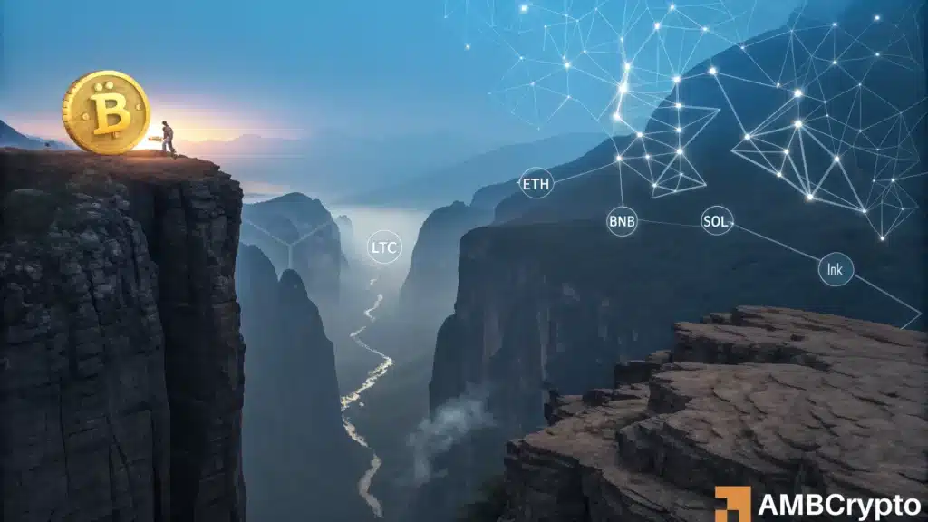 Bitcoin: Altcoin metrics crash as BTC holds firm above $83K—Is a deeper rift forming?