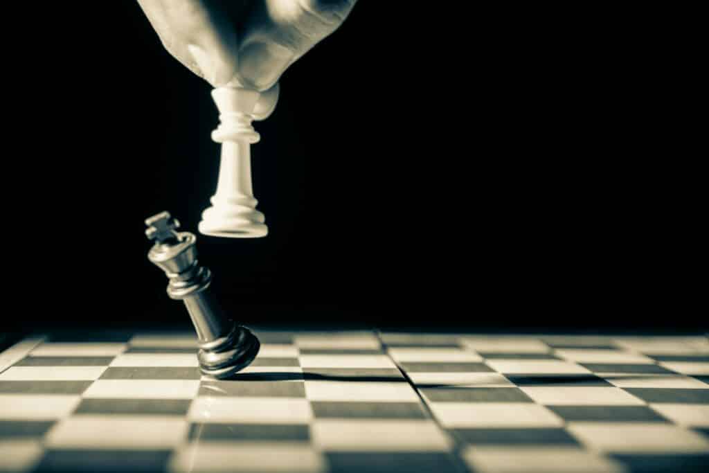 Centralized and Decentralized Rivals